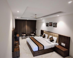 Adyar Plaza Inn
